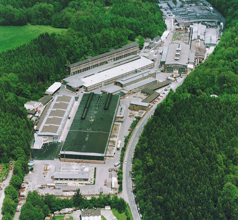 Werkansicht 2001 Im Spotlight: Schmidt + Clemens GmbH + Co. KG „Wir wollen Innovation gemeinsam schaffen“