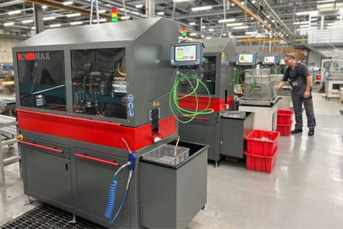 CREATOR: gd-jpeg v1.0 (using IJG JPEG v62), quality = 75 Eugen Geyer: Neue Präzisionskreissäge erweitert Fertigungskapazität