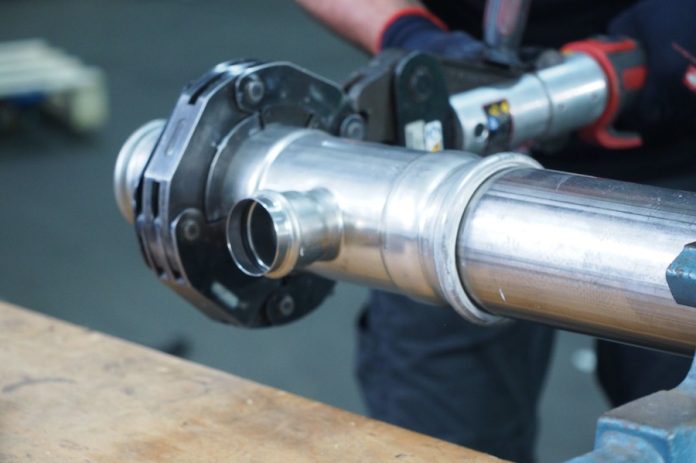 CREATOR: gd-jpeg v1.0 (using IJG JPEG v62), quality = 80 Biopharma Hub in Brünn setzt auf Edelstahl von SANHA®