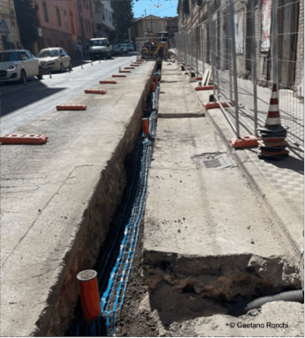 Installation-of-stainless-service-lines-in-Ancona-©Gaetano-Ronchi-345x382